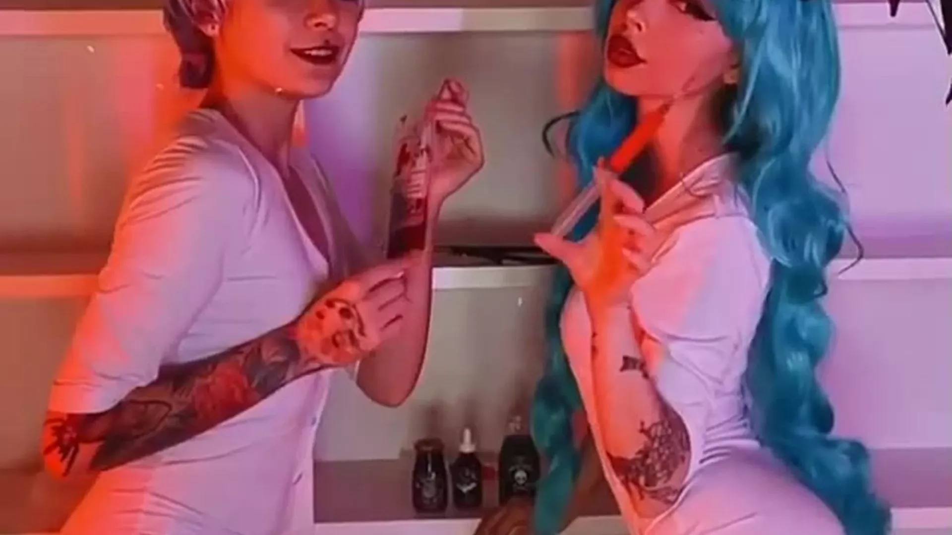 Amanda Welp cosplay tape with another girl