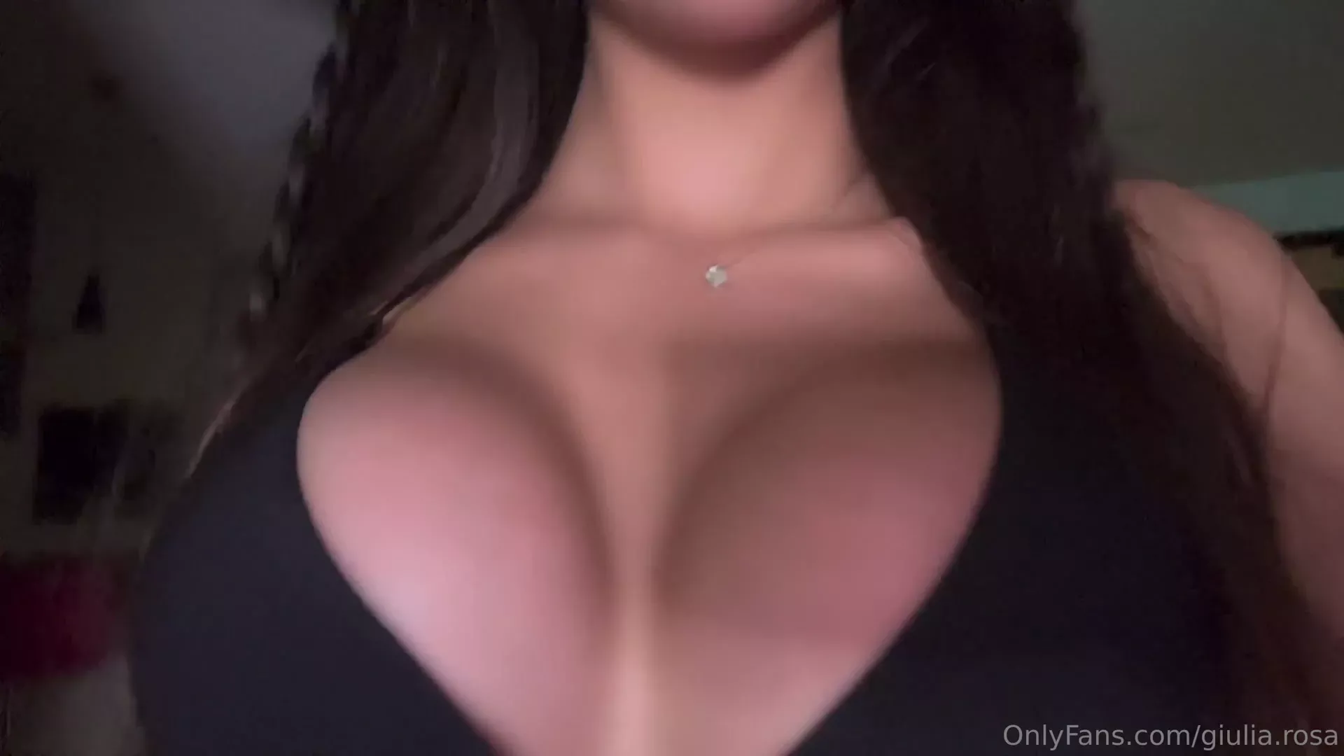 Giulia Rosa Showing her huge cleavage